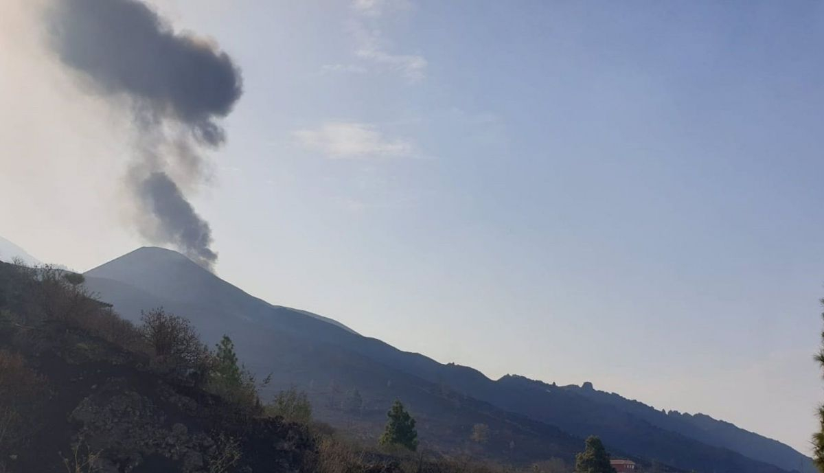 El Volc N De La Palma Vuelve A Emitir Lava