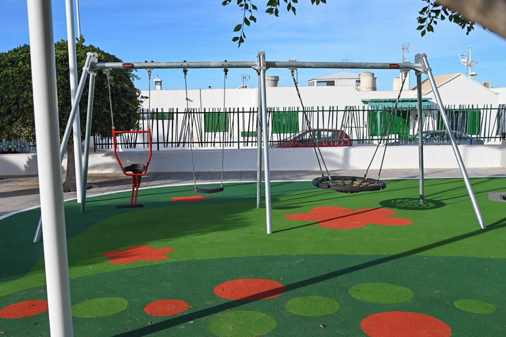 El Parque Infantil De La Plazoleta Reabre