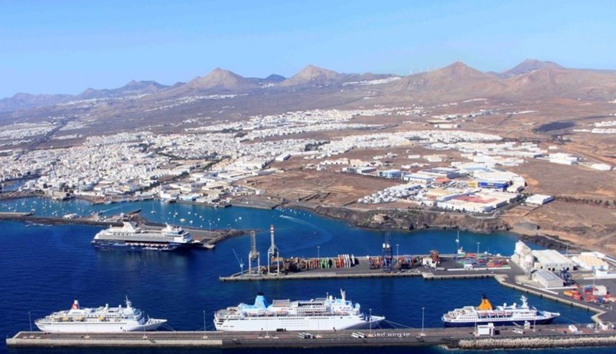 El Nuevo Muelle De Naos En Arrecife Crece Con El Fondeo Del Cuarto