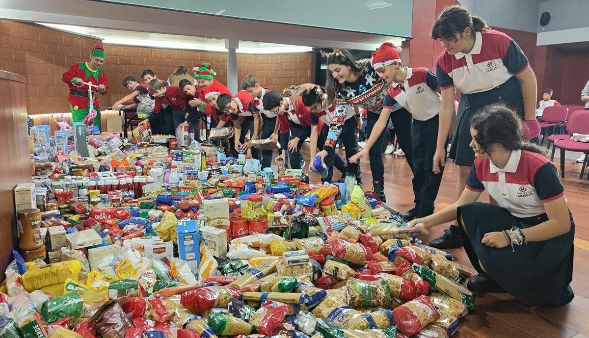 El Colegio Arenas Internacional Recauda Casi Kilos De Alimentos Y