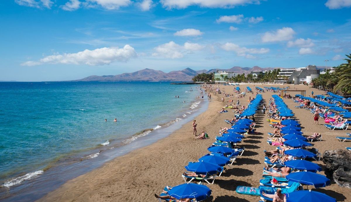 Localizan El Cuerpo De Un Hombre Flotando En El Mar En Lanzarote