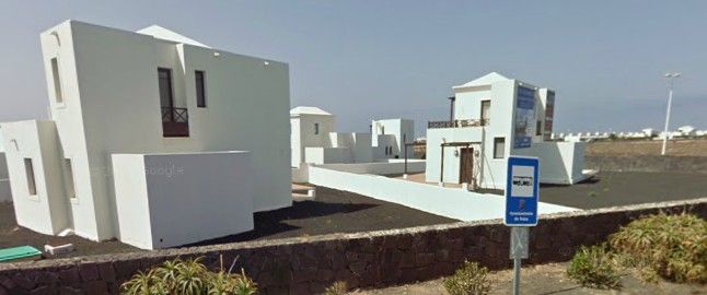 Una Agencia Inmobiliaria Vende 58 Viviendas En Playa Blanca