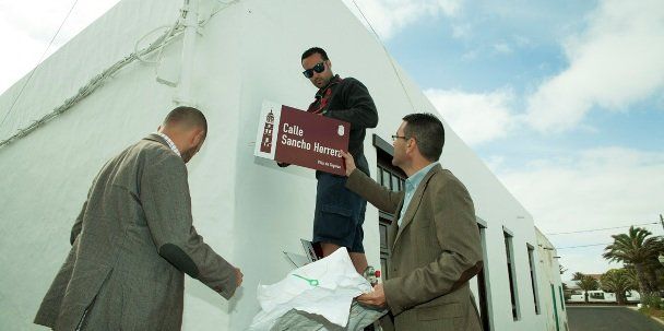 Nuevas placas en las calles del centro histórico de La Villa