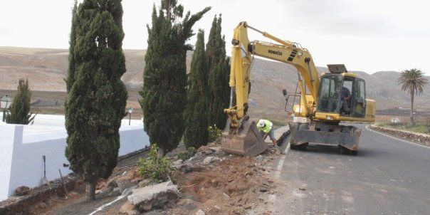 Yaiza realiza obras en el acceso del cementerio para suprimir las barreras arquitectónicas