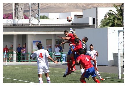 El árbitro impidió un mejor resultado de la UD Lanzarote ante el Marino (2-1)