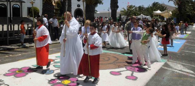 San Bartolomé destaca la participación ciudadana en el Corpus Christi