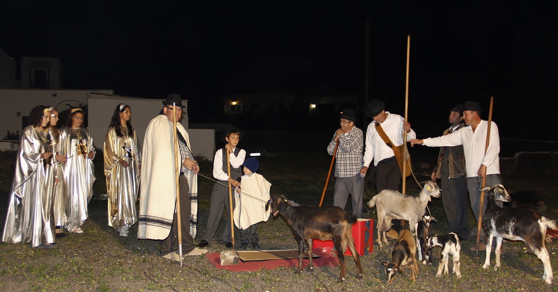 Femés escenifica el nacimiento del niño Jesús