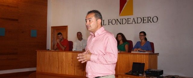 Tías propone a los empresarios turísticos consensuar un modelo de gestión para reactivar la economía en Puerto del Carmen