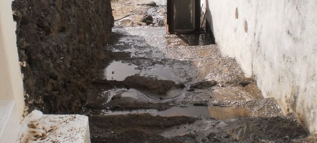 Un "vertido de aguas fecales" en Puerto del Carmen