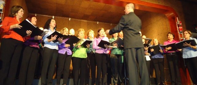 La Sociedad Torrelavega canta a la Navidad