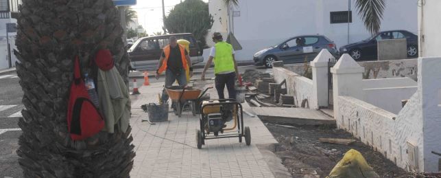 Playa Honda contará con 65 nuevos puntos de luz que dejarán de emitir 13,8 toneladas de CO2