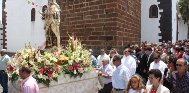 Cientos de personas honraron a la Virgen del Carmen en Teguise