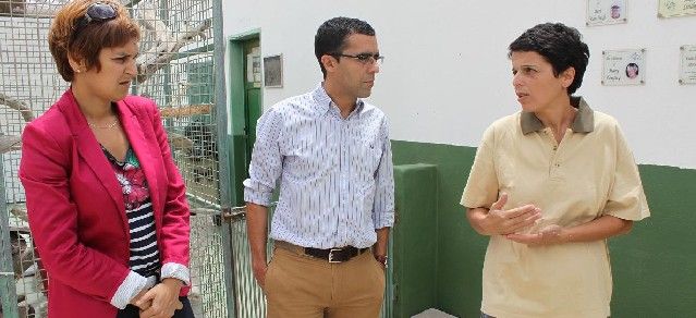 El Ayuntamiento de Arrecife entrega 500 bloques a "Sara" para la ampliación del albergue de animales