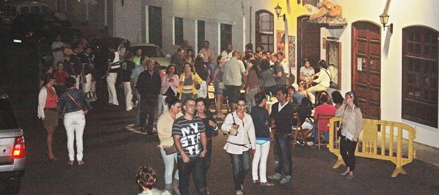 Las expectativas se desbordaron en la  primera Noche en Blanco de Teguise