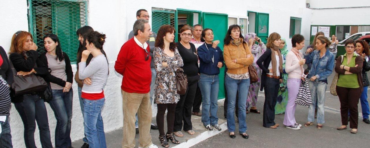 Padres, alumnos y profesores de La Destila se vuelven a manifestar exigiendo el nuevo centro