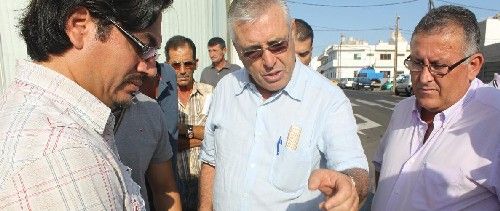 Pedro de Armas se reúne de nuevo con los comerciantes de la calle León y Castillo, que protestaron por las obras