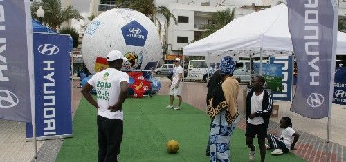 Los lanzaroteños envían su apoyo a "La Roja"