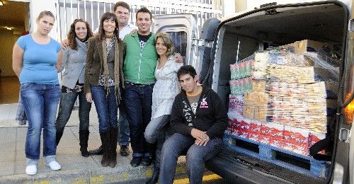 Servicios Sociales de Tías recibe 500 kilos de alimentos del Mercado de Navidad