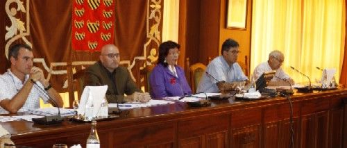 El PSOE logra aprobar en el Cabildo todos los puntos en su primer pleno en minoría