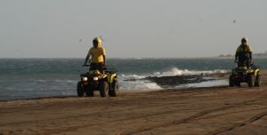 Emerlan realiza varias intervenciones en Playa Blanca y la Graciosa durante las fiestas del Carmen