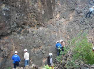 25 personas aprenden a escalar en el Parque Natural del Volcán de La Corona