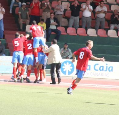 La UD Lanzarote suma 35 puntos y no quiere mirar a los cuatro primeros