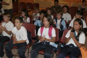 Alumnos lanzaroteños visitan instalaciones hoteleras de Tías y Costa Teguise para conocer su política medioambiental