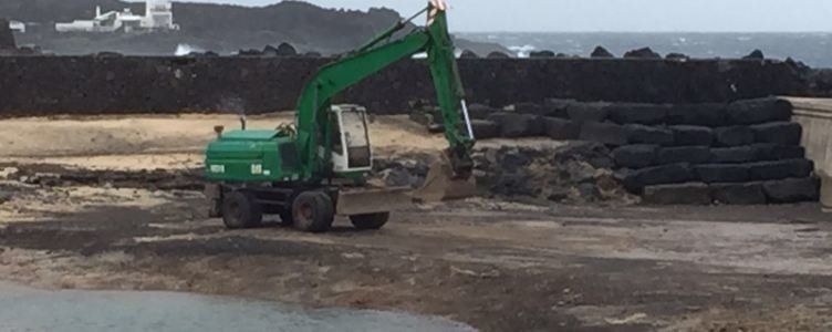 Teguise admite que los vecinos de Los Cocoteros tienen "toda la razón" y promete "terminar el trabajo"