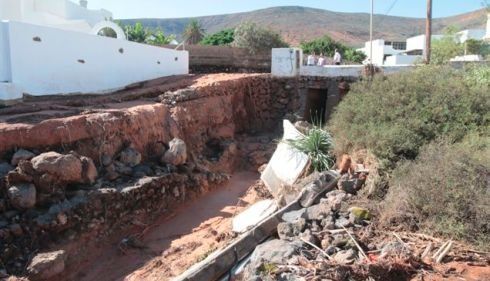 Los vecinos de Haría afectados por las lluvias pueden solicitar ya ayudas por los enseres dañados