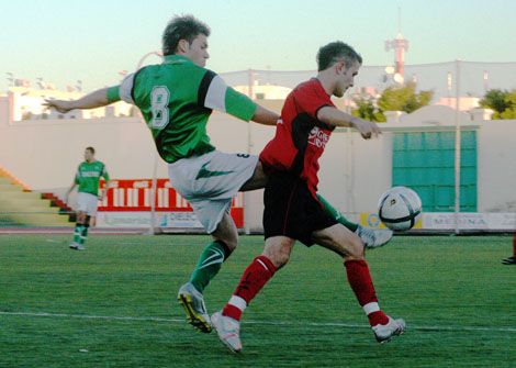 El Orientación Marítima, con la suerte de los campeones, derrota 2-1 al Tegueste