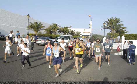 Medio millar de estudiantes de la Isla participan en el XI Triatlón de Yaiza