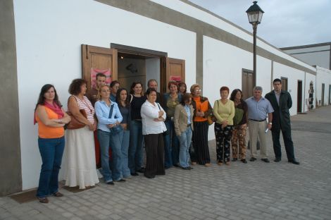 San Bartolomé refuerza las tareas de limpieza viaria y jardinería con 16 nuevos trabajadores