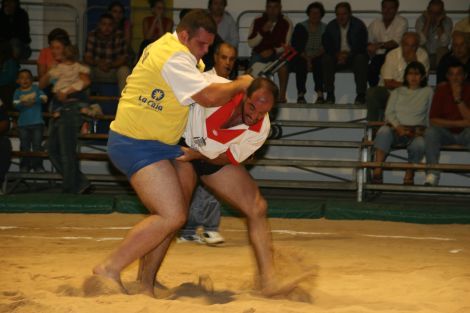 El Unión Sur Yaiza supera el difícil escollo del Tías y camina con paso firme hacia el título