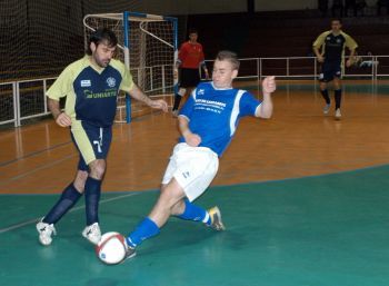 El Lanzarote Playas del Sur hace la hombrada y vence al líder Ocaña (8-5)