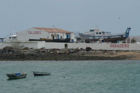 El Cabildo se compromete a gestionar 900.000 euros para construir barcos pesqueros