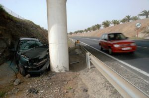 Choca con su coche y es atropellado al bajar en busca de ayuda