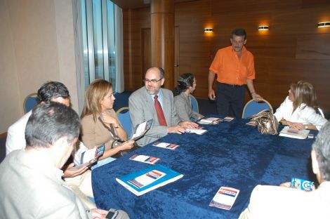 Empresarios por Lanzarote celebrará este martes un acto que estará amenizado por Manolo Vieira