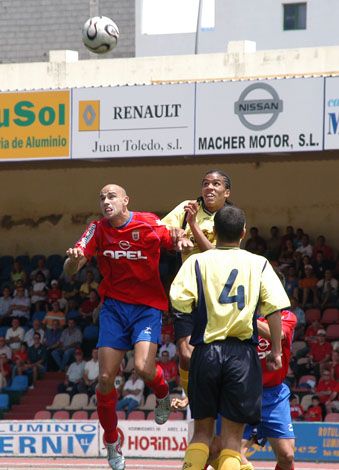 En un partido trabado, los rojillos superan al Alcorcón por 2-0