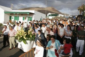 San Luis Gonzaga pasea por Las Breñas rodeado de feligreses