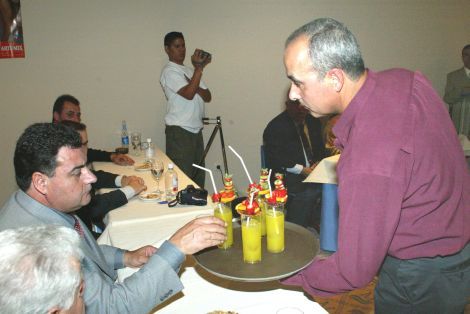 Los canarios deciden superar el sídrome post-vacacional saliendo de cañas y comiendo sano