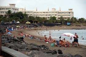 Lanzarote pasa de alerta naranja a alerta amarilla tras soportar las mayores temperaturas del año