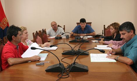 El Cabildo realizará una campaña para promocionar los vinos lanzaroteños durante Navidad