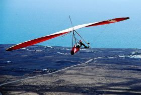 Herido un hombre de 69 años tras accidentarse cuando volaba en parapente