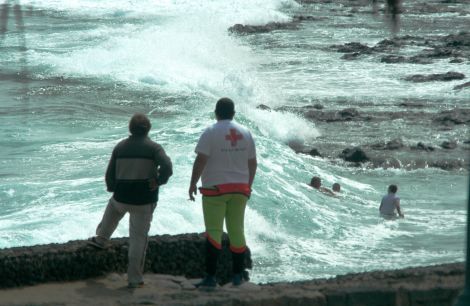 Un dispositivo de emergencia para encontrar a un buzo se queda en una falsa alarma