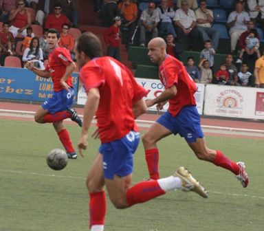 La UD Lanzarote pacta con el gol y se aleja del descenso