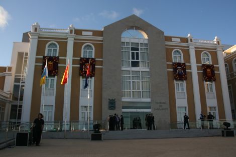 Una sentencia obliga al Cabildo a hacer indefinidos a los trabajadores del Instituto Insular de Acción Social