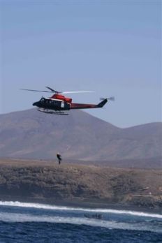 Fallece un hombre tras caer al mar en la zona de Janubio