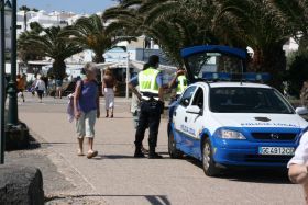 Detenido por portar armas blancas y objetos robados en su vehículo