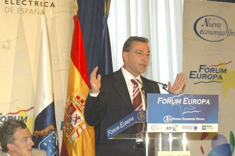 Puñaladas de guante blanco en el debate definitivo