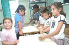 El uso gratuito de libros de texto se extiende al primer ciclo de Primaria y a 1º de la ESO a partir del próximo curso